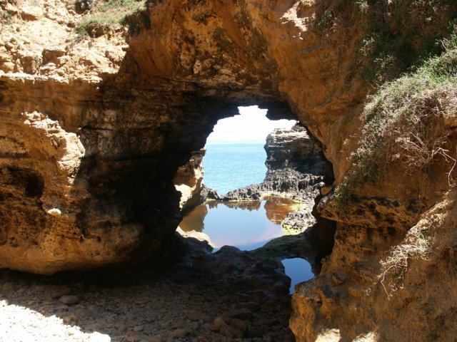 grotto14.jpg