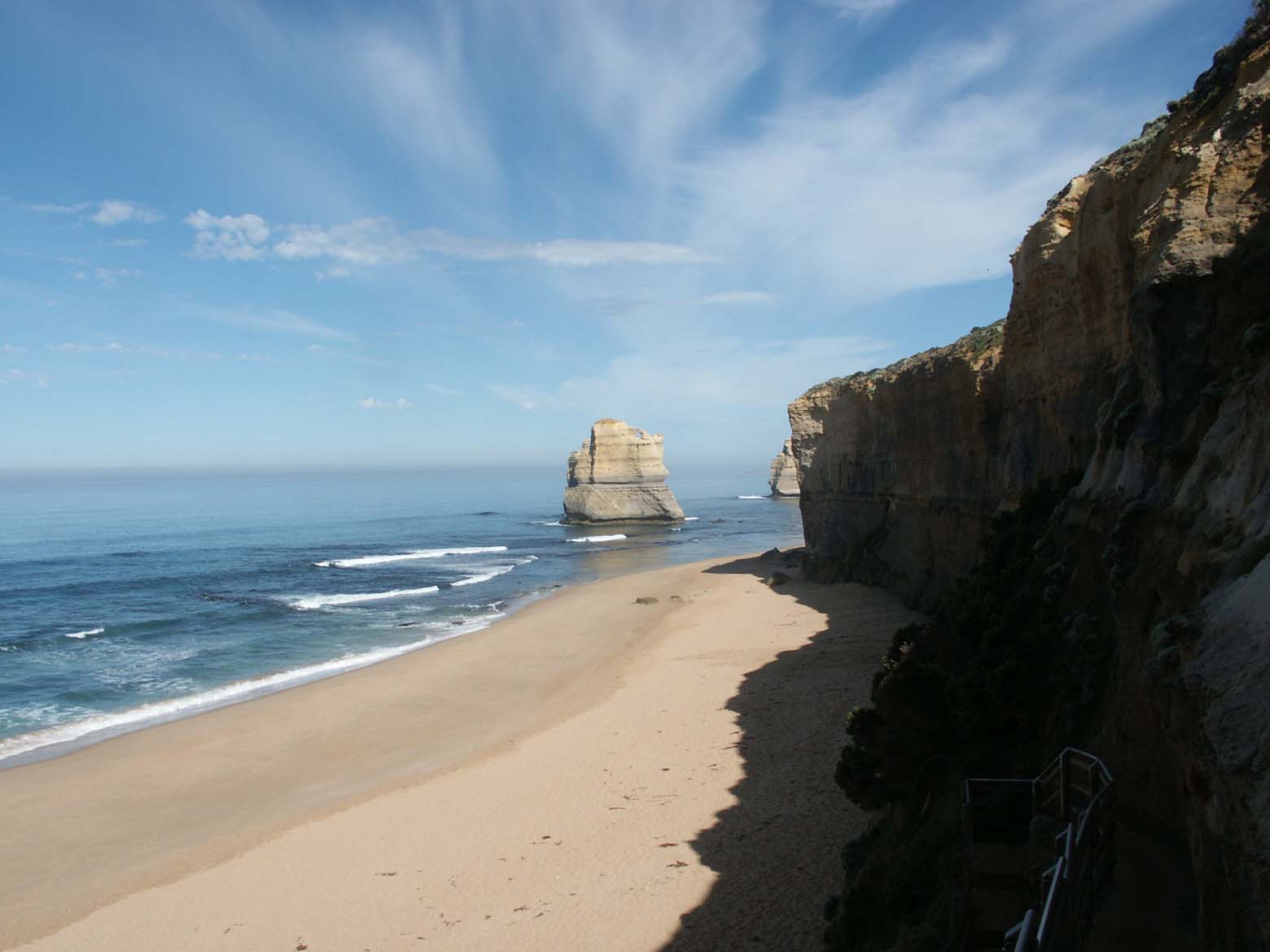 Great Ocean
        Road beach scene near 12 Apostles